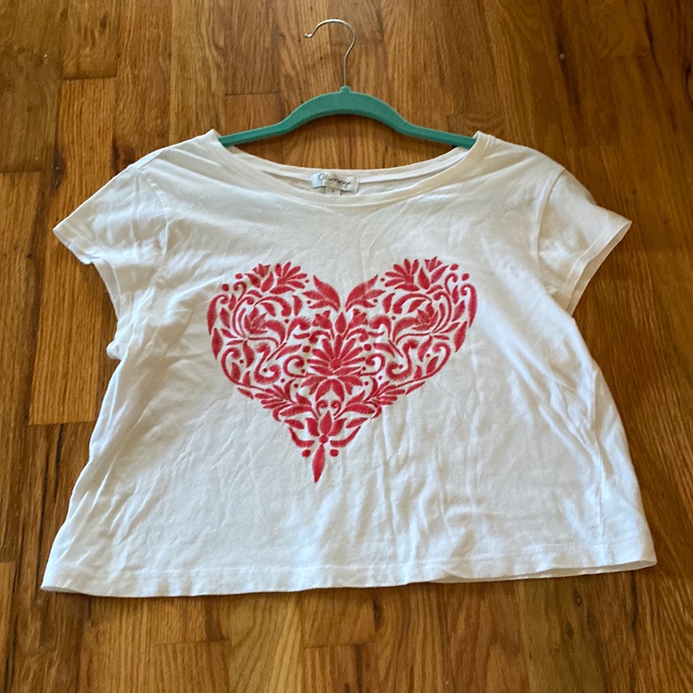 Olsenboye white crop top with pink heart design short sleeve size large
